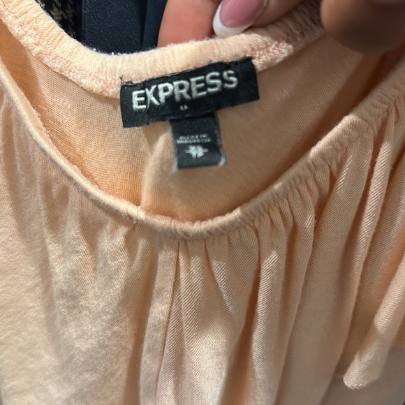Flowy Express top! - Picture 2 of 2